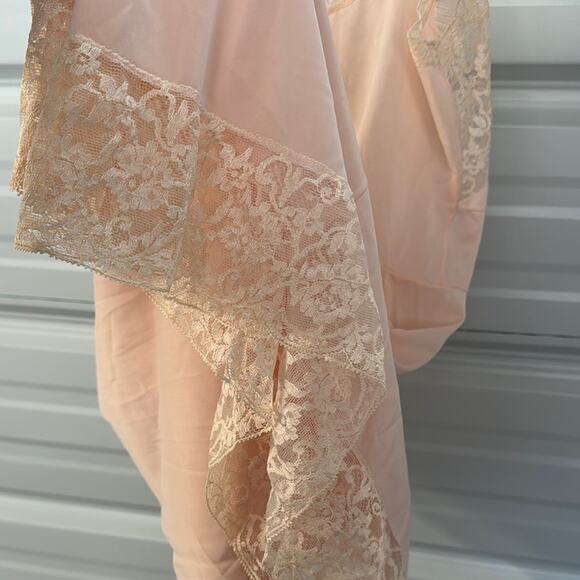 Vintage Pink Slip with Lace Trim and Spaghetti Straps - Picture 6 of 6